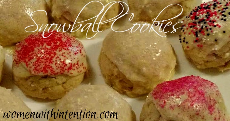 If you are looking for an easy Christmas or winter cookie, these Snowball Cookies are just want you want!  They are super easy and melt in your mouth when you eat them!